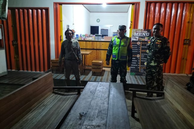 Patroli Bersama Babinsa dan Organisasi Masyarakat Dalam Rangka Menjaga Keamanan Wilayah