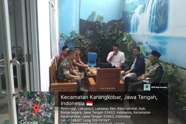 Terciptanya Hubungan Yang Erat Antara TNI Dengn Rakyat Babinsa Jalin Komsos Dengan Warga