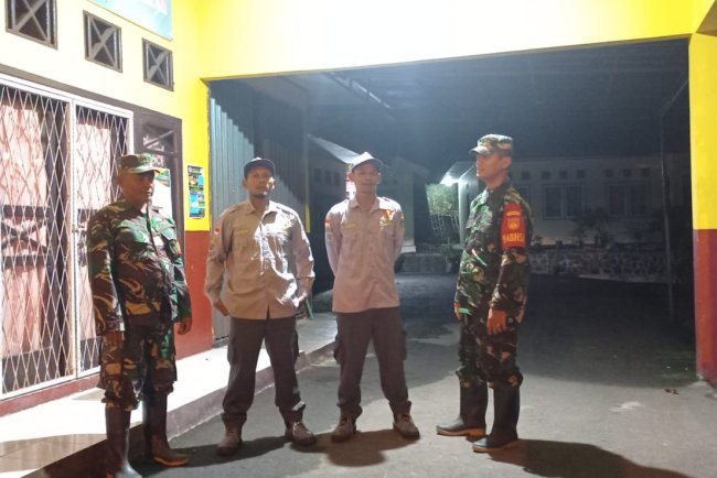 Wujudkan keamanan lingkungan desa dengan rutin melaksanakan patroli malam