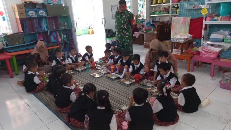 Babinsa Kawal Penyaluran Makan Bergizi Gratis Tiga Dapur Mbg