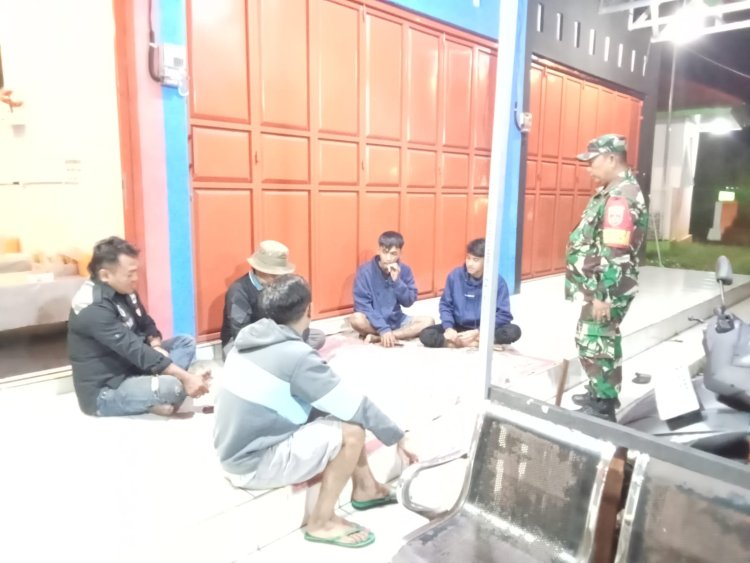 Patroli Malam Bersama Warga TNI Cegah Kriminalitas dan Kenakalan Remaja