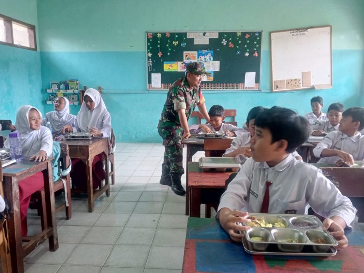 Babinsa Kawal Penyaluran Makan Bergizi Gratis Enam Dapur Mbg