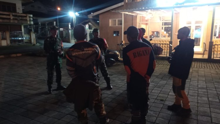 Anggota Koramil Laksanakan  Patroli Malam Bersama Ormas dan Warga