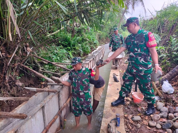 Perbaikan Saluran Irigasi Koramil 15 Rakit Ringankan Beban Petani Adipasir
