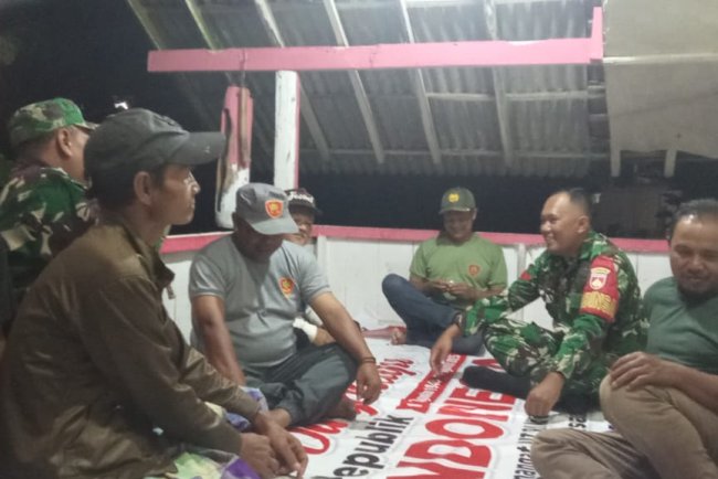 Babinsa Bersama Linmas Laksanakan Patroli Pos Kamling