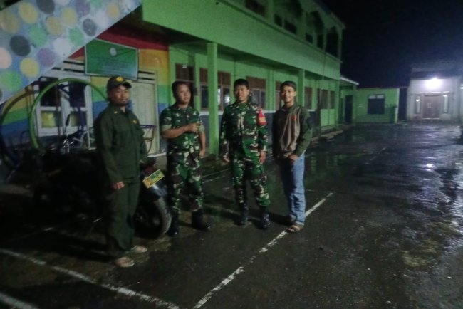 Babinsa Koramil 17/Wanayasa melaksanakan Patroli Malam