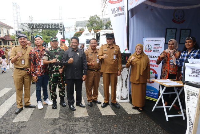 Dandim 0704 Banjarnegara Hadiri Pembukaan Pasar Rakyat 2025