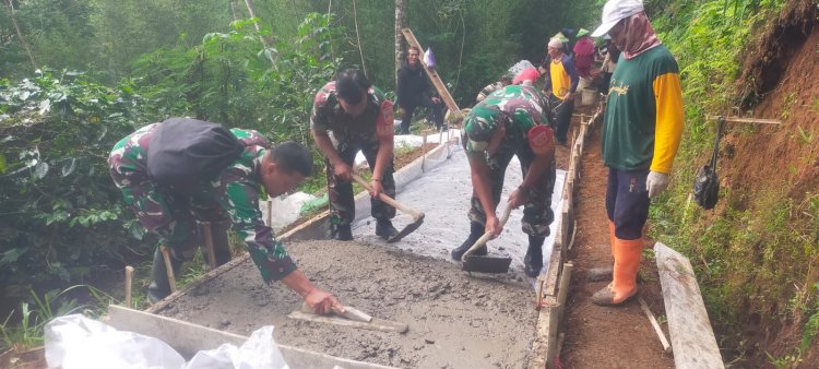 Tingkatkan Kesejahteraan Petani, Danramil 06/Kalibening Pelopori Pembuatan JUT