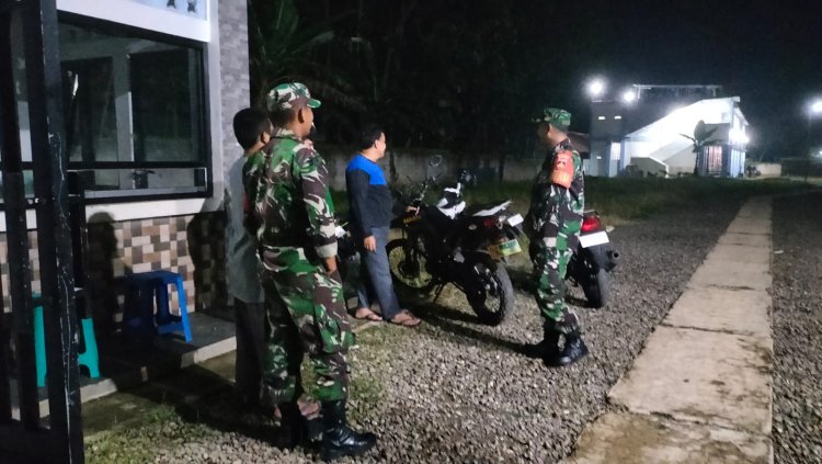 Babinsa Koramil 11/Punggelan Perkuat Ketahanan Wilayah melalui Patroli Malam