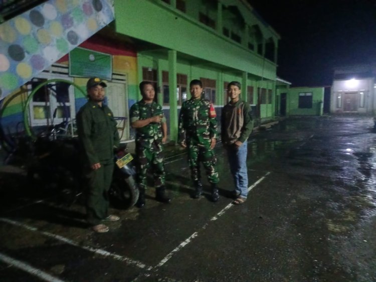 Babinsa Koramil 17/Wanayasa melaksanakan Patroli Malam