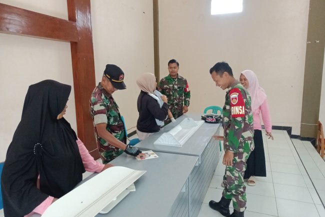 Anggota ikut bantu kader kegiatan Posyandu