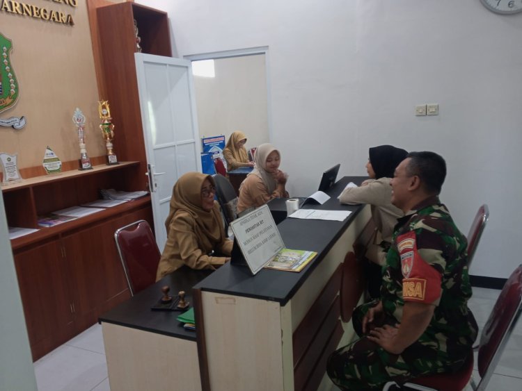 Babinsa Sambangi Kelurahan,Pantau Pelayanan Di Kelurahan