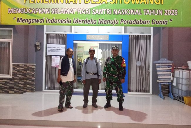 Jaga Keamanan Wilayah Babinsa Koramil 15 Rakit Melaksanakan Patroli