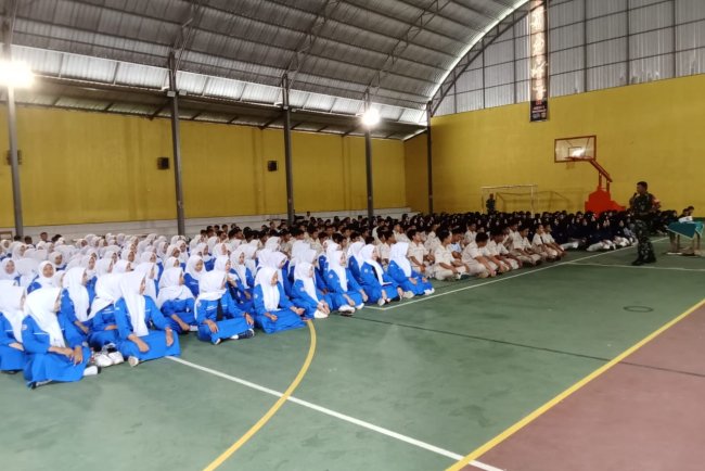 Koramil Punggelan Sosialisasikan KKRI di SMKN 1