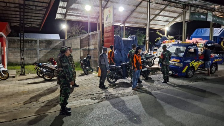 Jaga Keamanan Wilayah  Anggota Koramil 14 Madukara Melaksanakan Patroli