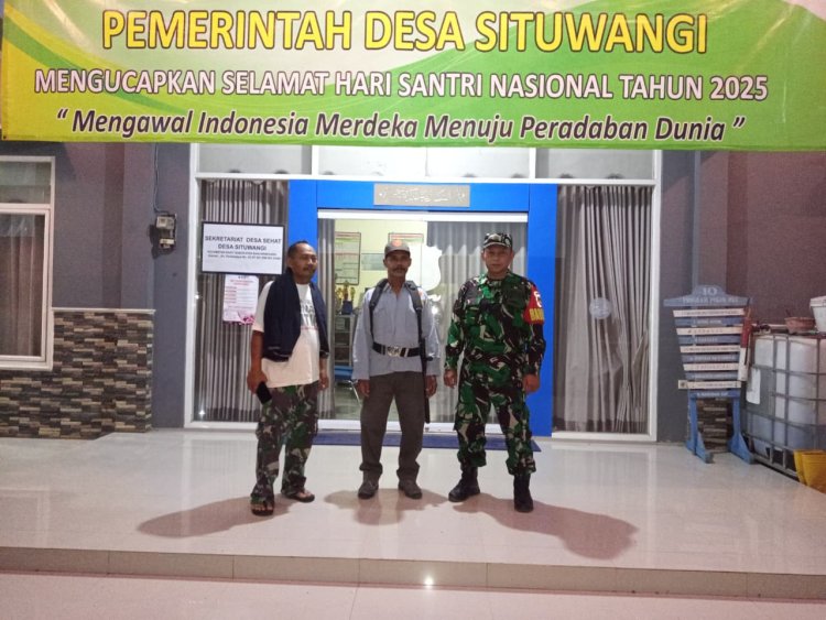 Jaga Keamanan Wilayah Babinsa Koramil 15 Rakit Melaksanakan Patroli