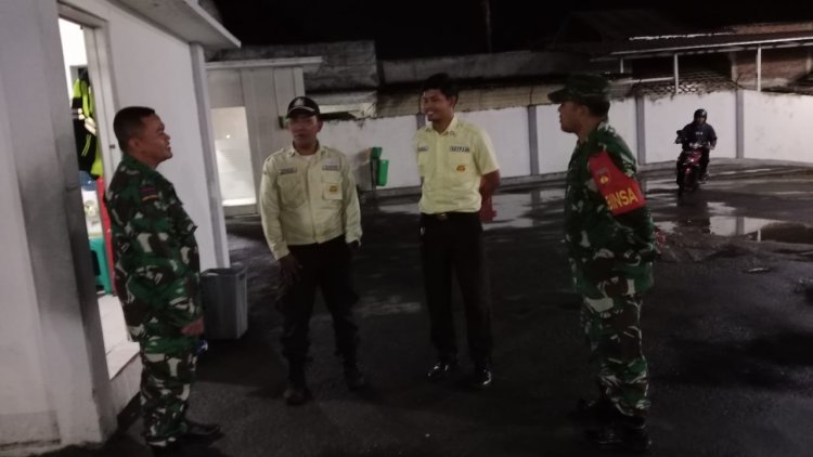 Babinsa Koramil 10 Bawang Sambangi Satpam PT Indonesia Power Guna Jaga Kamtibmas