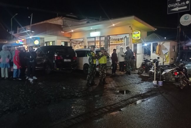 Babinsa Koramil 05 Batur patroli di kawasan wisata Dieng