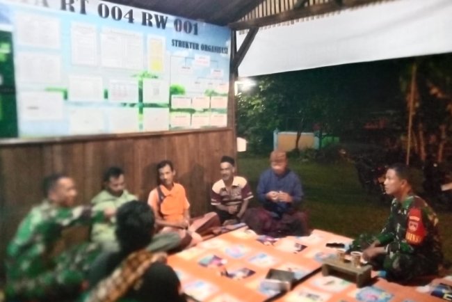 Anggota Koramil 13 Banjarmangu Melaksanakan Patroli Poskamling