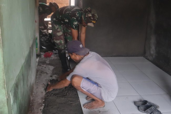 RTLH Ibu Rastip Hampir Rampung, Kini Tinggal Pasang Keramik 