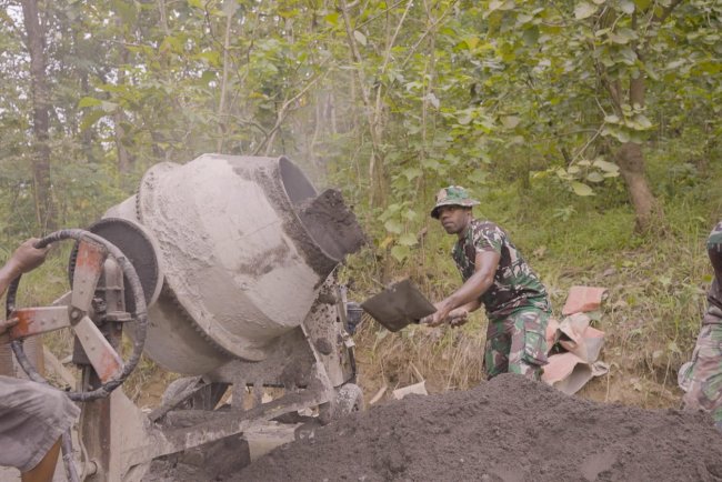 Satgas TMMD 127 Kodim 0713/Brebes Bahu Membahu Transformasi Infrastruktur Cikuya