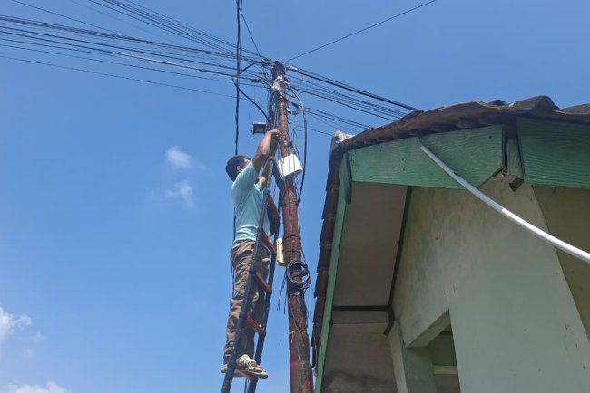 Pangling dengan Wajah Baru Desa Cikuya, Teknisi Internet Puji Kualitas Jalan Hasil TMMD Kodim Brebes