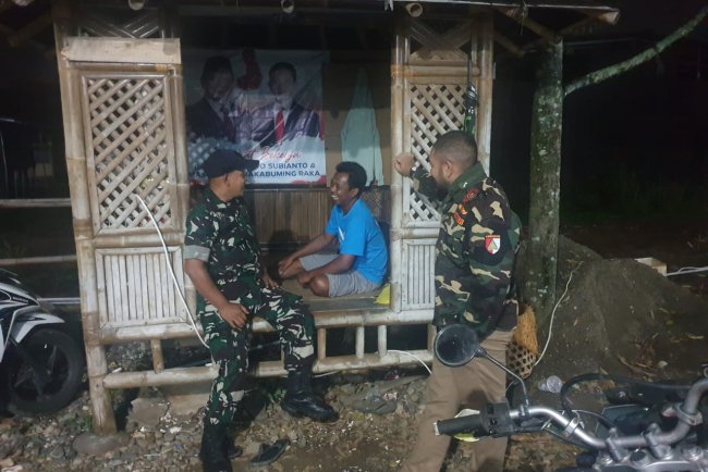 Babinsa dan Banser Patroli Siskamling, Ciptakan Kondisi Aman