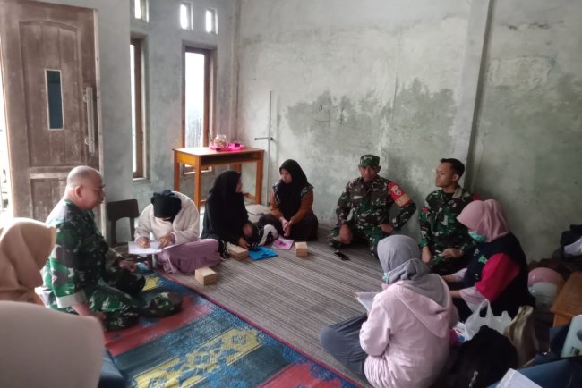 Terus Bersinergi Puskesmas dan Koramil Posyandu Keliling Salah Satu Upaya Cegah Stunting