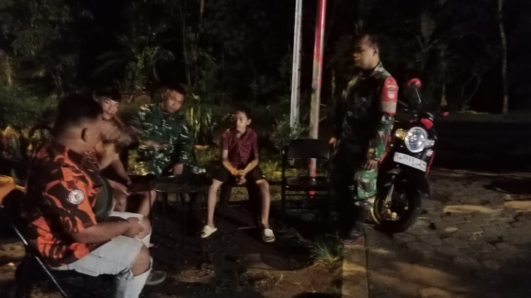 Babinsa Koramil 11 Punggelan Bersama Ormas Laksanakan Patroli Malam