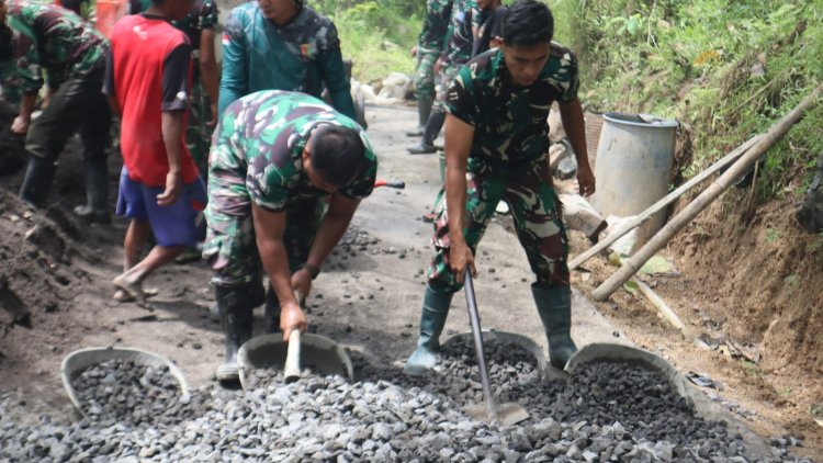 Sosok Serda Edi Purnomo Berdedikasi Tinggi Sukseskan Pembangunan TMMD 