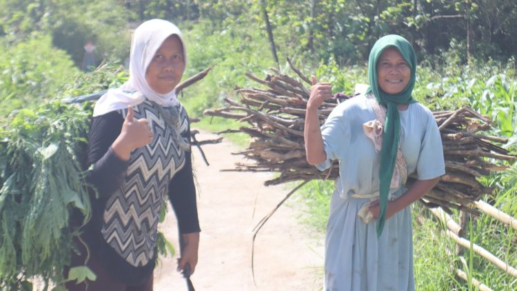 Jarak Lebih Dekat, Itulah Senyum Kebanggaan Petani Cikuya Saat Jalan Baru TMMD Terwujud