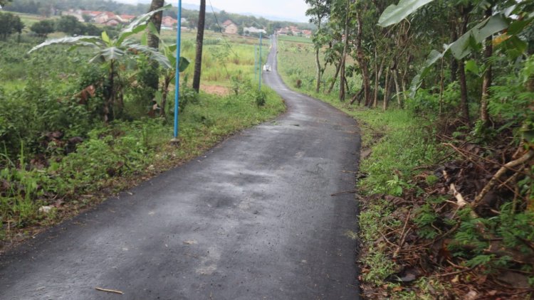 Akses Ekonomi Cikuya Terbuka Lebar, Satgas TMMD Kodim Brebes Tuntaskan Rabat Beton 1,5 KM 