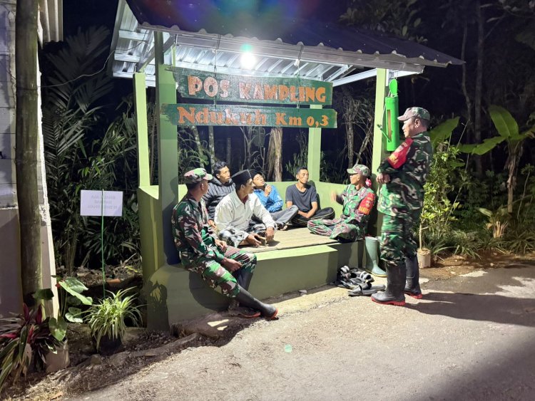 BABINSA KORAMIL 18 PAGENTAN LAKSANAKAN PATROLI MALAM GUNA MEMASTIKAN KEAMANAN WILAYAH