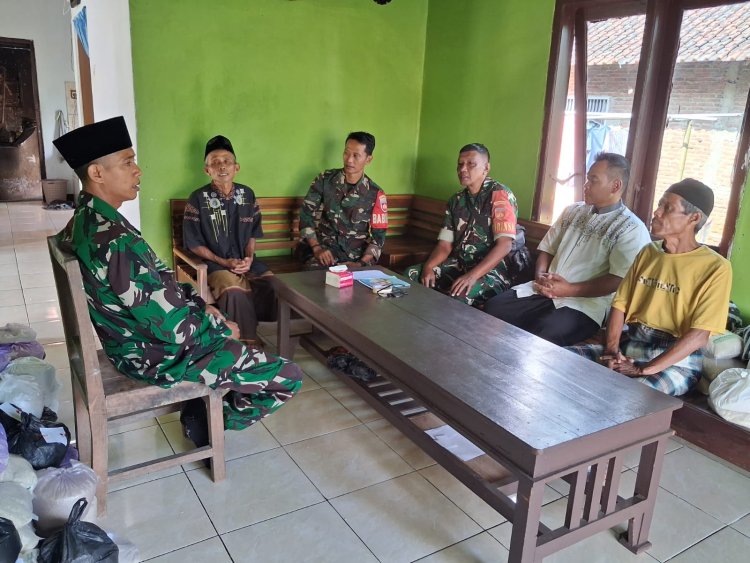 Babinsa Koramil 09 Susukan Komsos Bersama Dengan Tokoh Agama