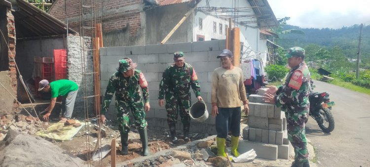 Danramil Kalibening Bantu Warga Bantu RTLH