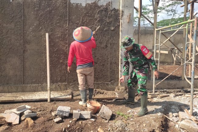 Pembangunan KDKMP Desa Singamerta Terus Berlanjut Babinsa Turut Dampingi