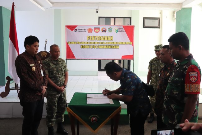 Kodim 0704 Banjarnegara Serahkan Kendaraan Operasional Truk untuk KDKMP