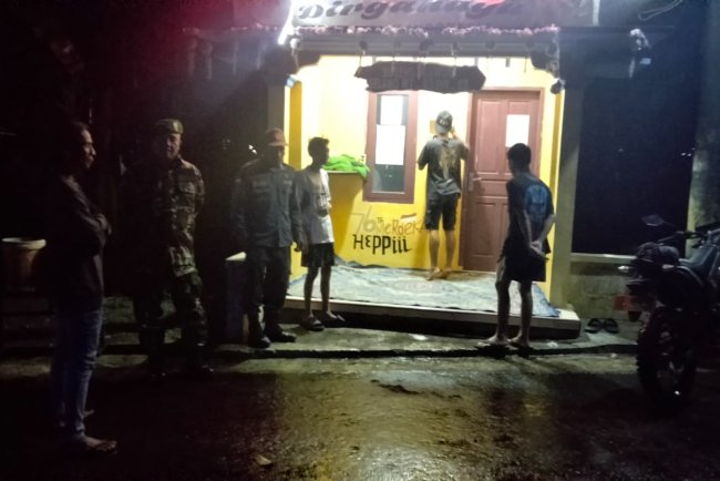 Koramil 15 Rakit Bersama Linmas Dan Warga Laksanakan Patroli Malam Hari