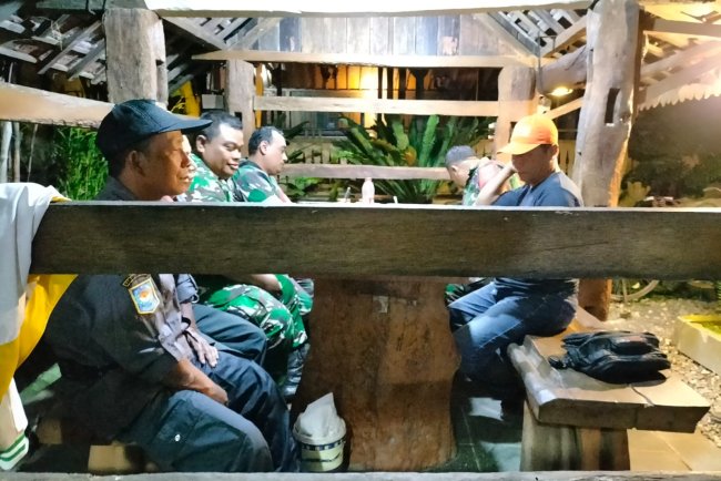 Babinsa Koramil 01 Banjarnegara Laksanakan Patroli Pos Kamling