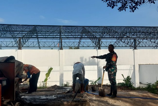 Babinsa Koramil 01 Banjarnegara Awasi Pembangunan KDKMP di Kelurahan Sokanandi