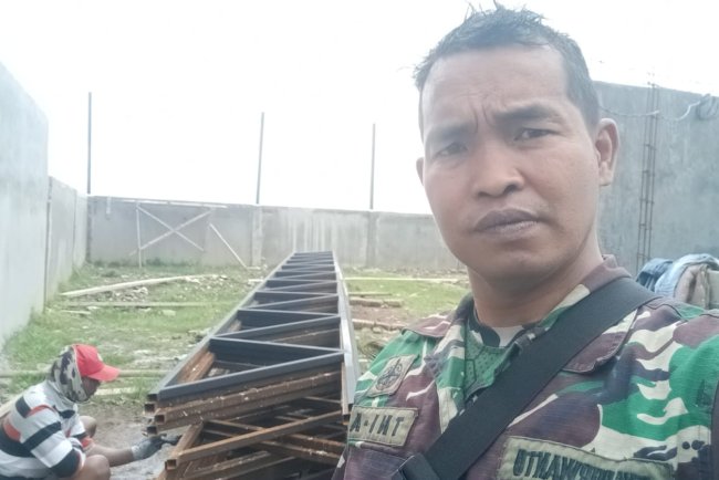 Babinsa Koramil 05 Batur Awasi Pembangunan KDKMP di Desa Sumberejo