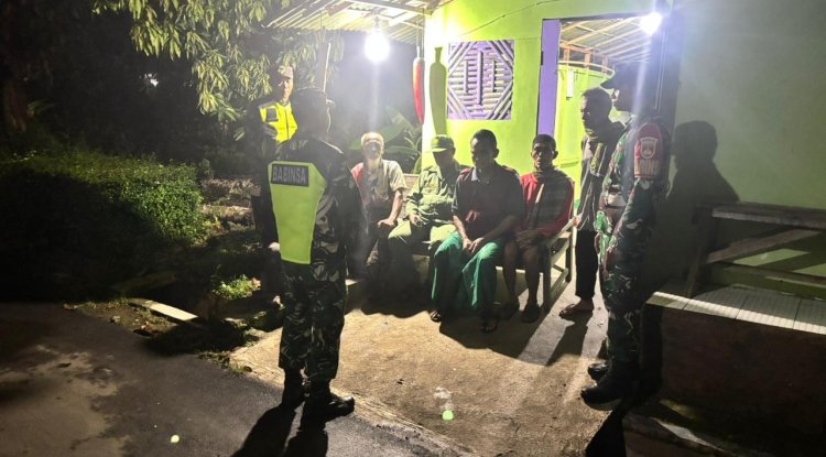 Babinsa Koramil 02 Klampok Bersama Satuan Linmas Dan Banser Aktif Dalam Kegiatan Siskamling