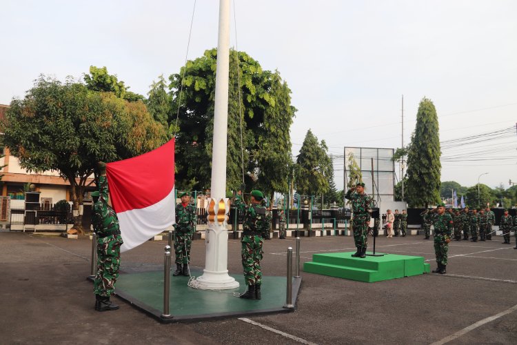 Kasdim 0704 Banjarnegara Pimpin Upacara Bendera Merah Putih