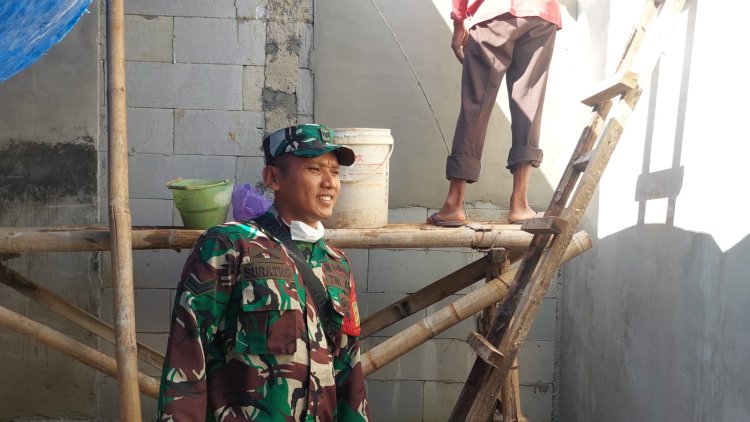 Di Antara Debu dan Semen Babinsa Dampingi Progres KDKMP Desa Panggisari