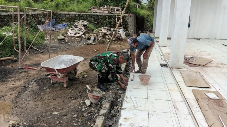 Teras Mulai Tertata Sentuhan Akhir KDKMP Desa Kemiri Kian Terlihat