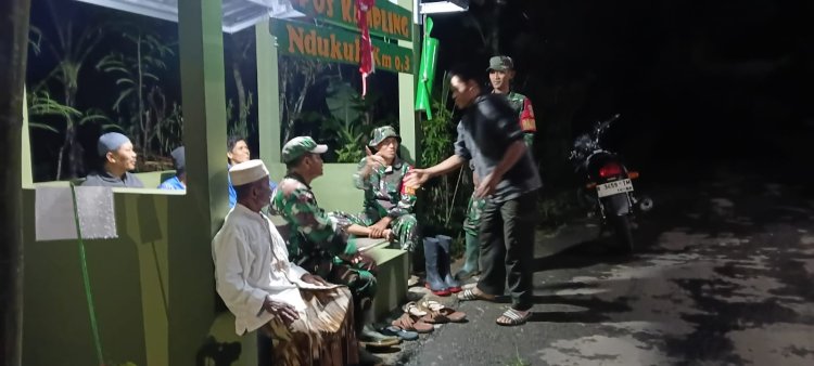 BABINSA KORAMIL 18/PAGENTAN MELAKSANAKAN PATROLI MALAM