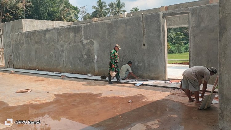 Sentuhan Warna dan Keramik KDKMP Karangsari Kian Mendekati Selesai