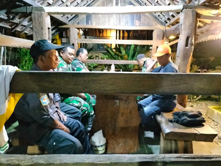 Babinsa Koramil 01 Banjarnegara Laksanakan Patroli Pos Kamling