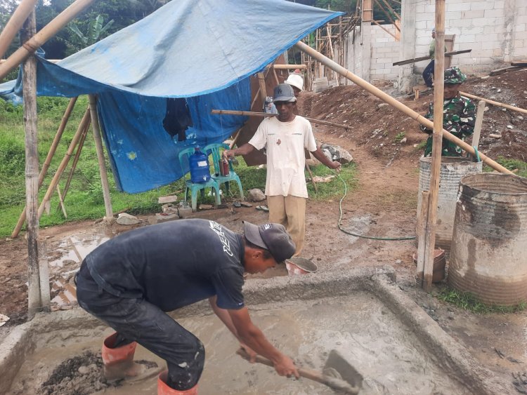 Babinsa Setia Mengawal Pembangunan KDKMP Desa Kasilib Terus Bergerak