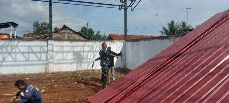 Babinsa Koramil 01 Banjarnegara Awasi Pembangunan KDKMP di Kelurahan Sokanandi